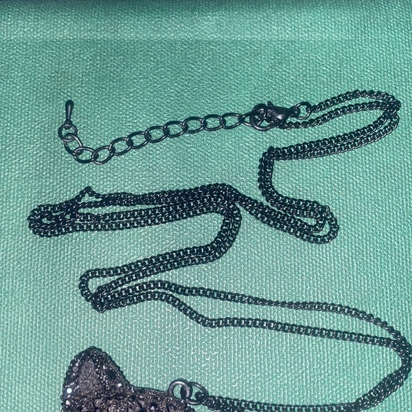 Black panther necklace - Picture 4 of 6